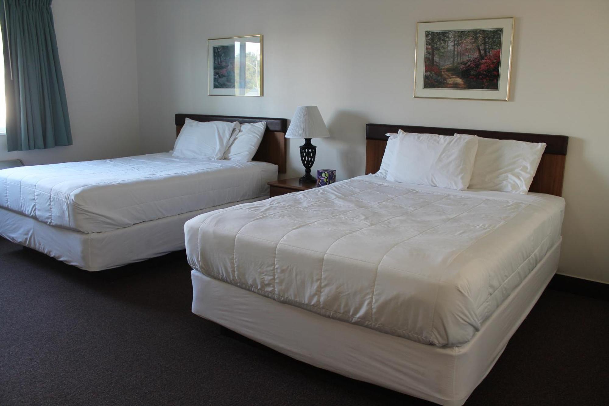 American Host Inn Hart Ngoại thất bức ảnh