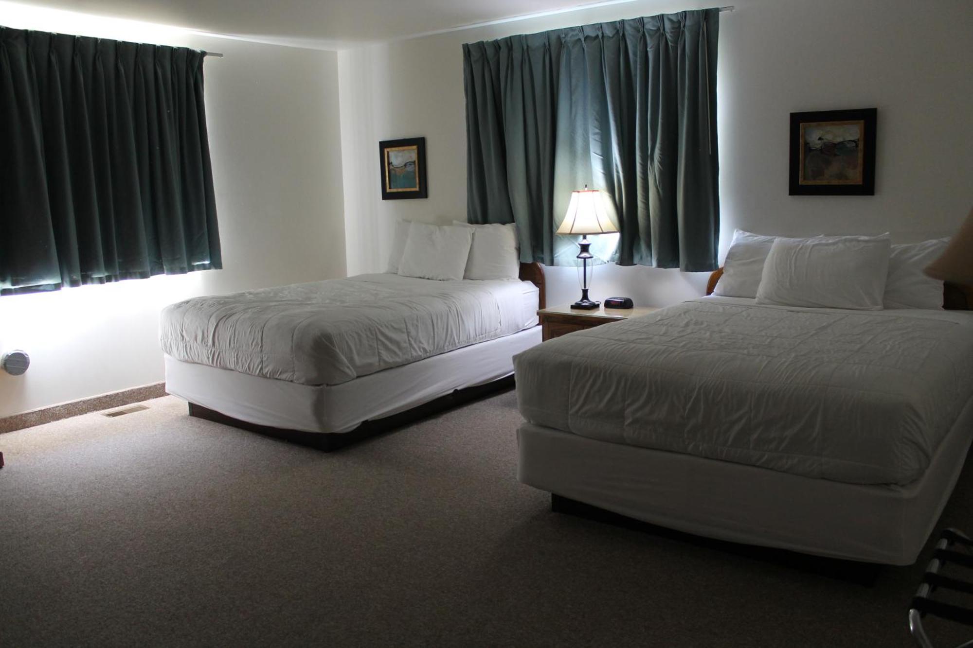 American Host Inn Hart Ngoại thất bức ảnh